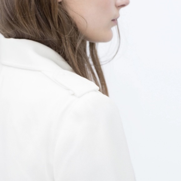 Zara Short Trench Jacket Layer Cuffed Back Flap - Picture 3 of 8